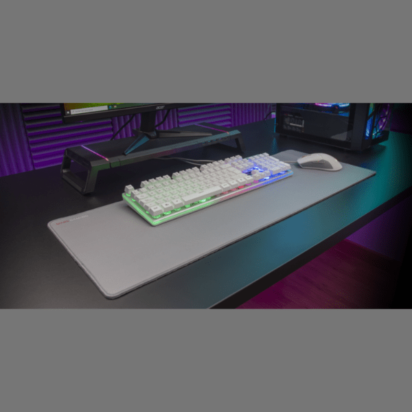 Exemple d'utilisation du tapis de souris Mars Gaming MMPXL argent sur un bureau