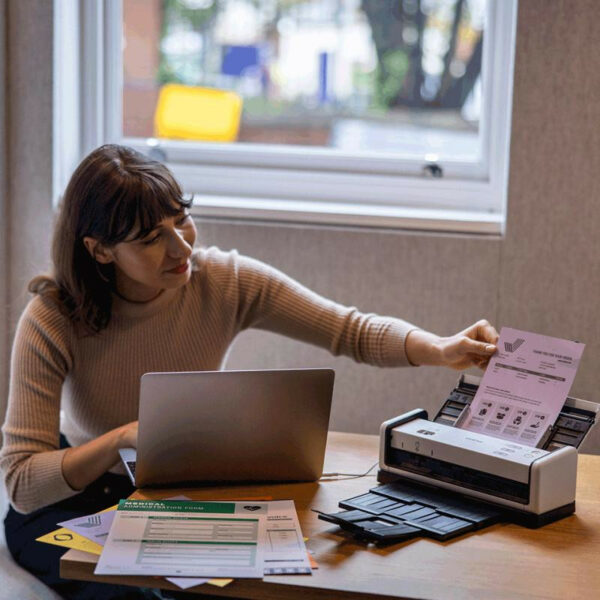 Scanner Brother ADS1300UN1 compact et efficace – Image 6