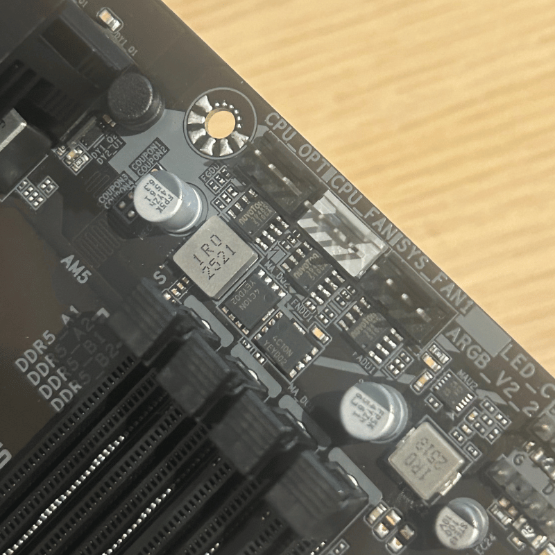 emplacement connecteurs ventilateurs sur une carte mère B650 Eagle AX Gigabyte